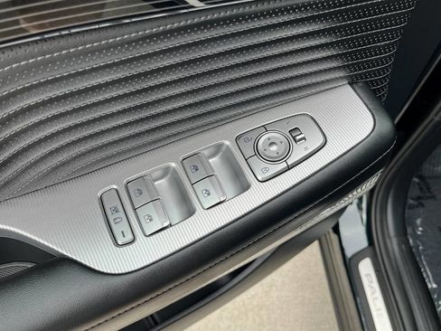 Used 2025 Hyundai Palisade Calligraphy image 24