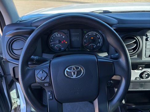 Used 2016 Toyota Tacoma SR5 image 19
