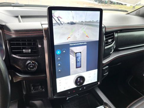 Used 2024 Ford Expedition Max Limited image 5