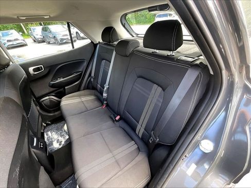 Used 2024 Hyundai Venue SEL FWD image 25