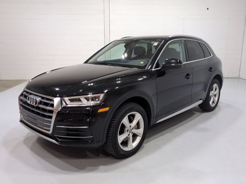 Used 2020 Audi Q5 2.0T Premium Plus w/ Premium Plus Package AWD/4WD image 9