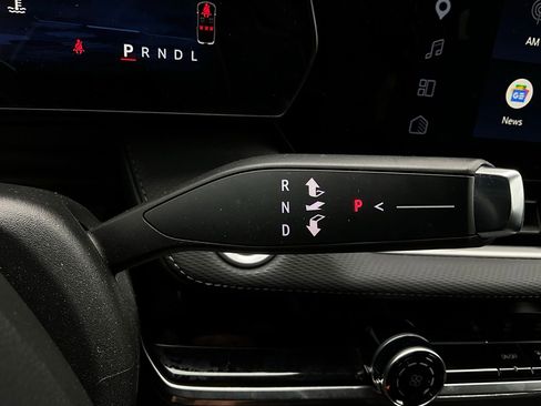 Used 2025 Chevrolet Equinox LT image 35