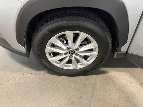 Used 2022 Toyota Corolla Cross LE w/ Moonroof Package AWD/4WD image 30
