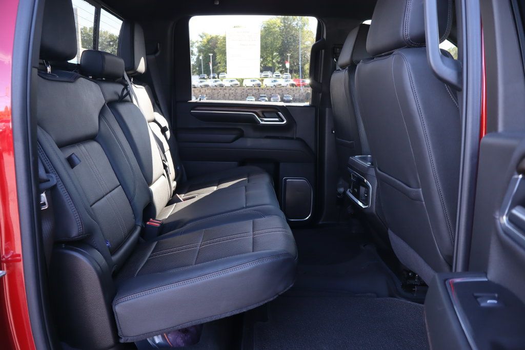 Used 2025 Chevrolet Silverado 3500 High Country w/ Technology Package AWD/4WD image 22