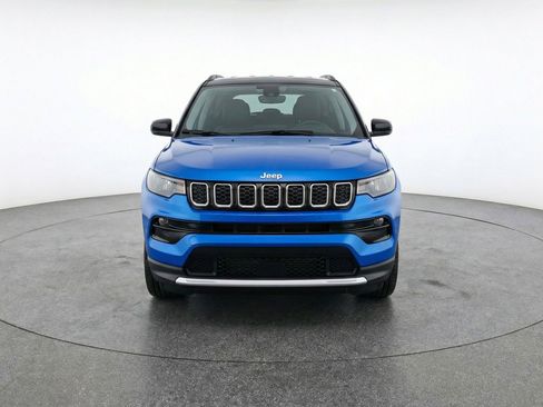 Used 2025 Jeep Compass Limited image 2