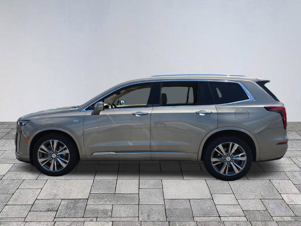 Used 2022 Cadillac XT6 Premium Luxury w/ Platinum Package FWD image 4