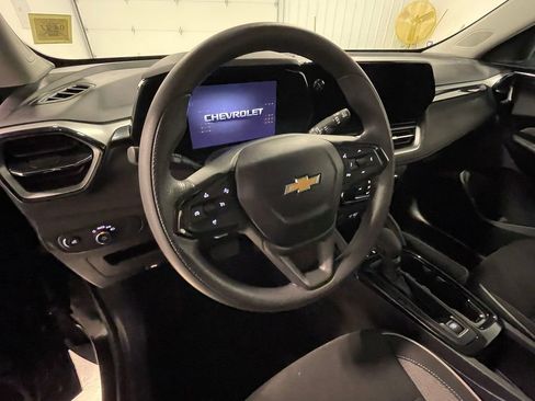 Used 2024 Chevrolet TrailBlazer LS image 19