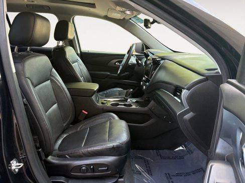Used 2018 Chevrolet Traverse Premier w/ Driver Confidence II Package FWD image 15