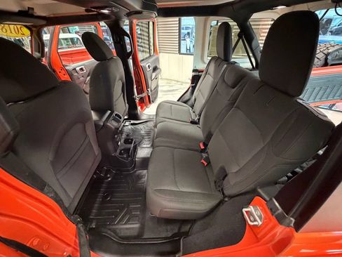 Used 2018 Jeep Wrangler Unlimited Sahara w/ Cold Weather Group AWD/4WD image 54