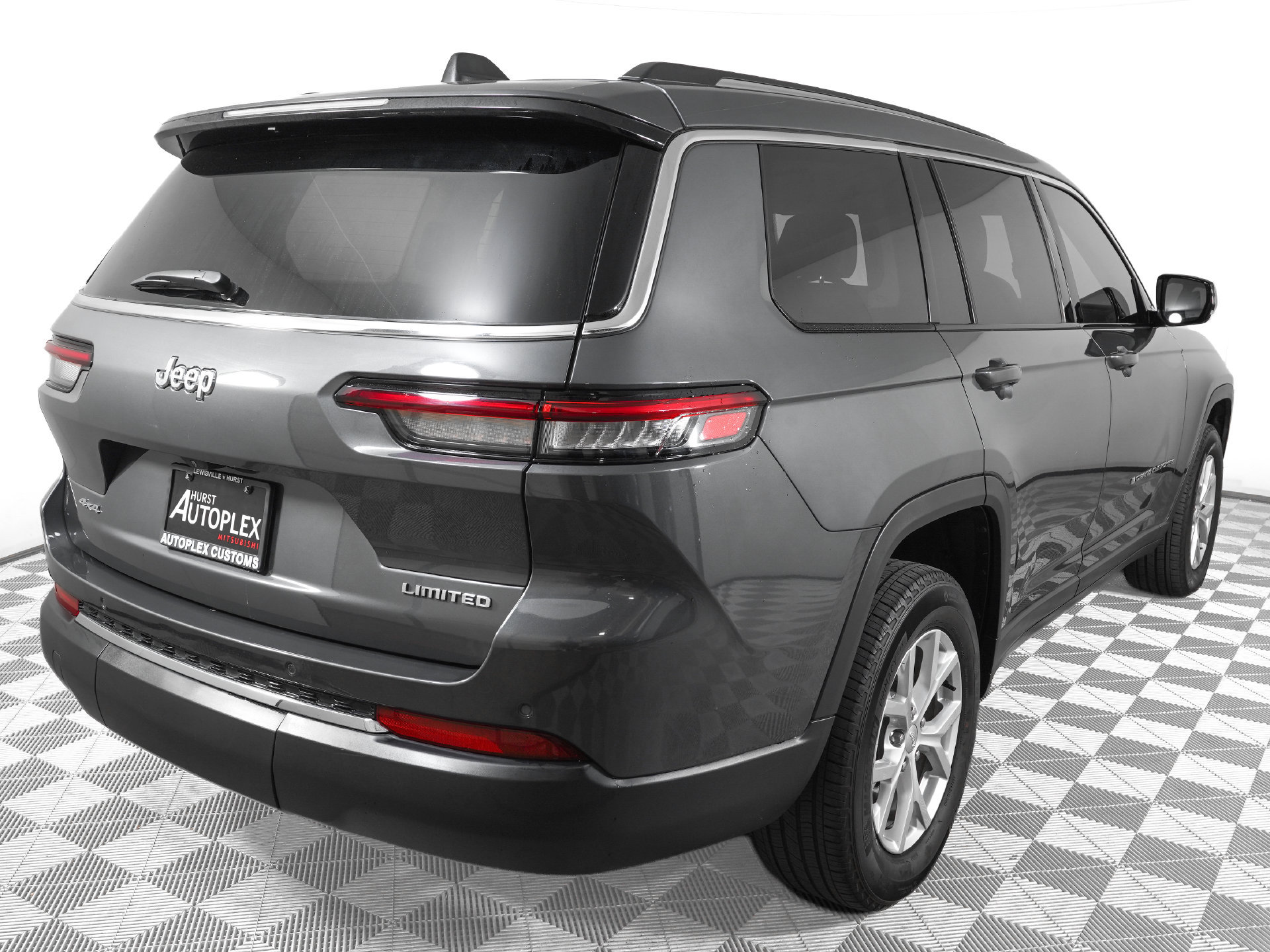 Used 2023 Jeep Grand Cherokee L Limited AWD/4WD image 5