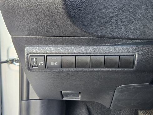 Used 2023 Toyota Corolla LE image 21