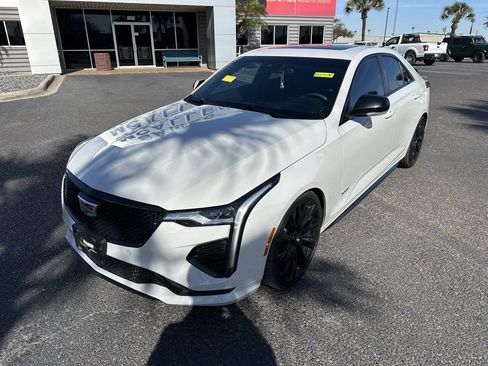 Used 2022 Cadillac CT4 V w/ LPO, ONYX Package image 2