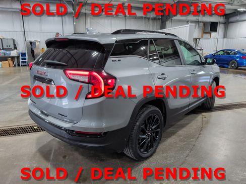 Used 2024 GMC Terrain SLE w/ Driver Convenience Package AWD/4WD image 3
