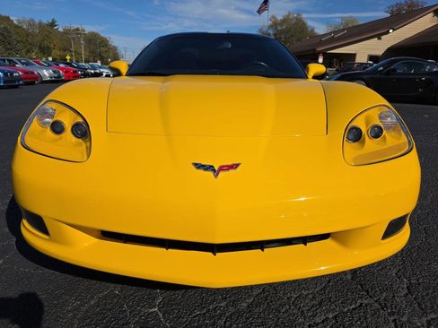 Used 2005 Chevrolet Corvette Coupe w/ Performance Handling Package image 12