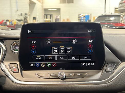 Used 2024 Chevrolet Blazer LT image 22