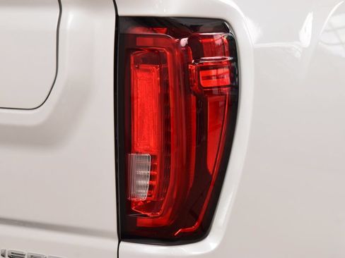 Used 2020 GMC Sierra 2500 Denali w/ Denali Ultimate Package AWD/4WD image 19