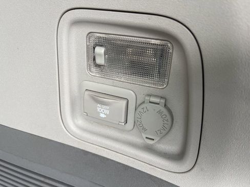 Used 2013 Toyota Sienna XLE w/ Entertainment Pkg FWD image 32