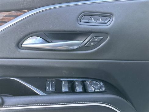 Used 2022 Cadillac Escalade Luxury image 20