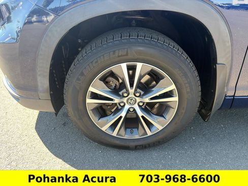 Used 2016 Toyota Highlander XLE AWD/4WD image 29
