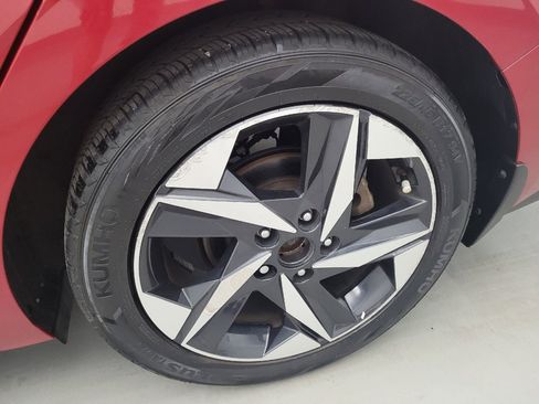 Used 2021 Hyundai Elantra Limited FWD image 31