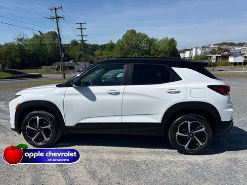Used 2023 Chevrolet TrailBlazer RS w/ Sun and Liftgate Package AWD/4WD image 4