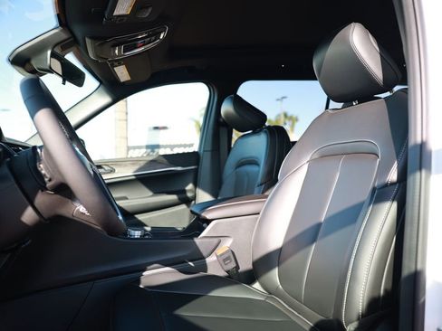 New 2025 Jeep Grand Cherokee L Limited image 13