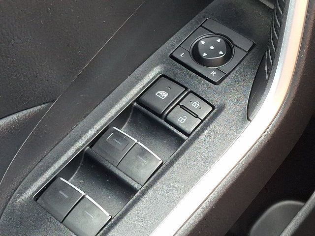 Used 2022 Toyota RAV4 XLE AWD/4WD image 26