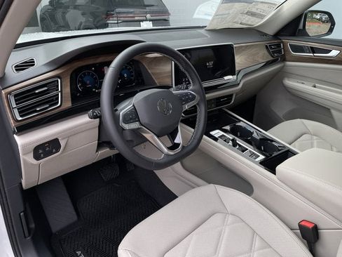 New 2026 Volkswagen Atlas SE image 11