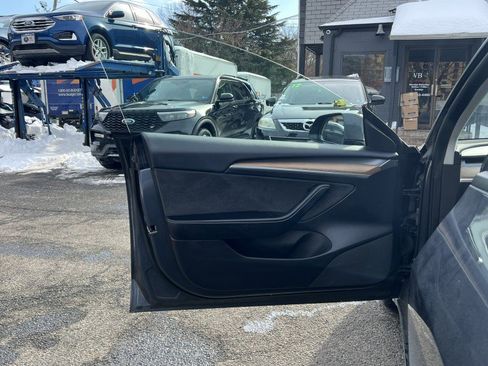 Used 2022 Tesla Model 3 Performance image 12