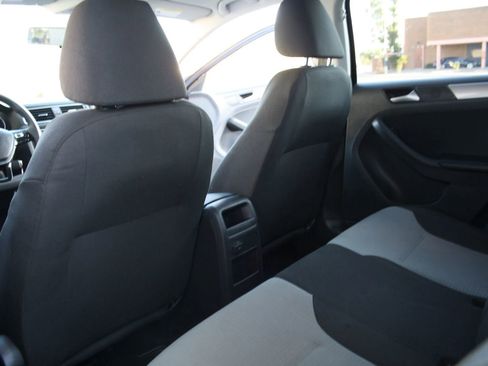 Used 2017 Volkswagen Jetta S image 13