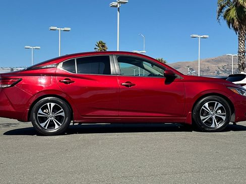 Used 2021 Nissan Sentra SV FWD image 3