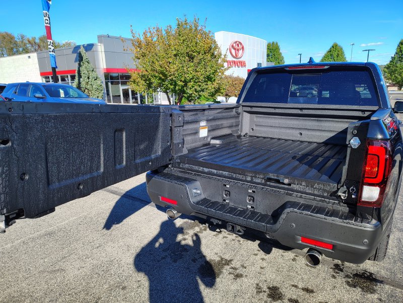 Used 2026 Honda Ridgeline Black Edition image 7
