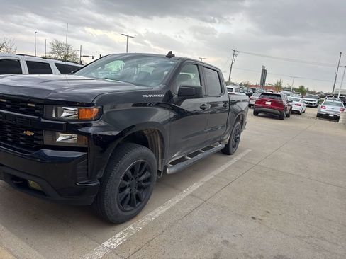 Used 2021 Chevrolet Silverado 1500 Custom w/ Safety Confidence Package AWD/4WD image 2