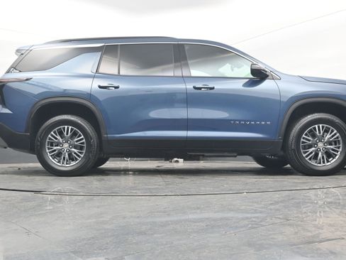 Used 2025 Chevrolet Traverse LT image 31