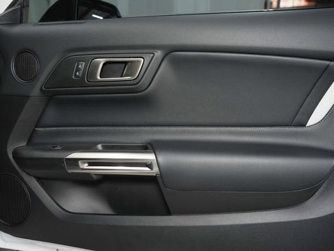 Used 2020 Ford Mustang Shelby GT500 w/ Carbon Fiber Track Pack image 36