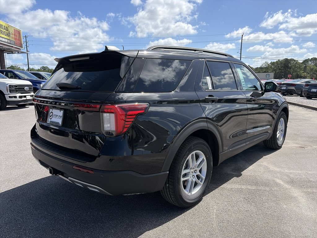 New 2027 Ford Explorer Active w/ Active Comfort Package RWD image 7