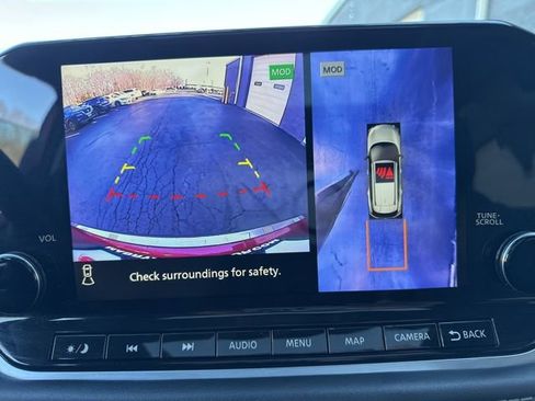 Used 2023 Nissan Rogue SL w/ SL Premium Package image 19