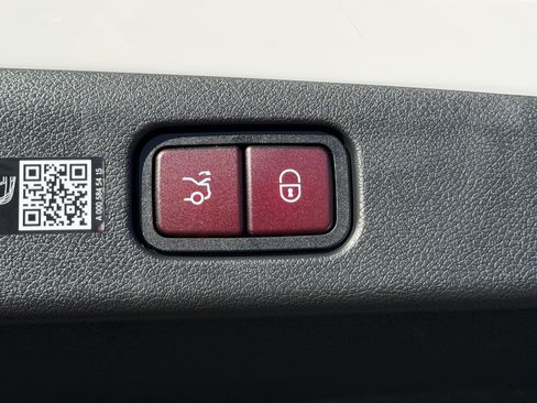 New 2026 Mercedes-Benz E 350 4MATIC Sedan image 14