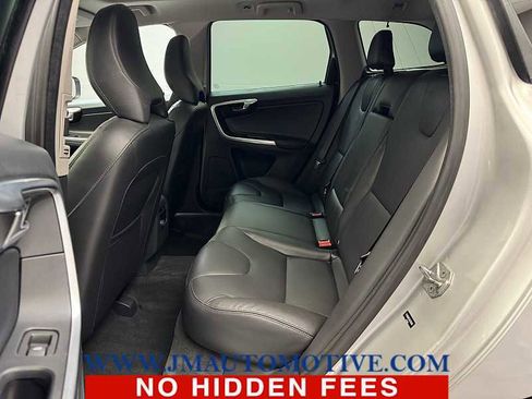 Used 2016 Volvo XC60 T6 w/ Proximity Package image 15