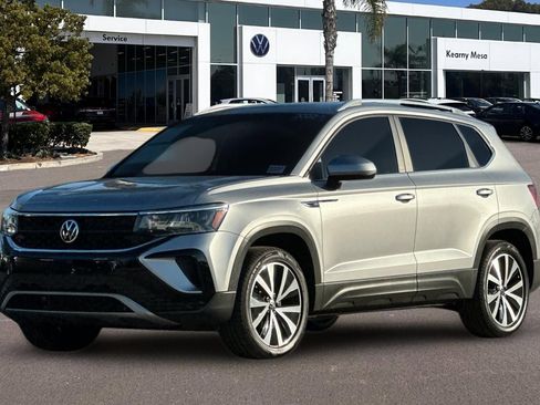 Used 2022 Volkswagen Taos SE image 8