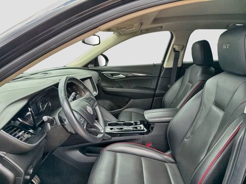 Used 2023 Buick Envision Essence w/ Sport Touring Package AWD/4WD image 10