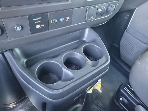 Used 2022 GMC Savana 3500 LS w/ Chrome Appearance Package image 23