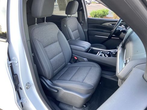 Used 2024 Chevrolet Traverse LT FWD image 20