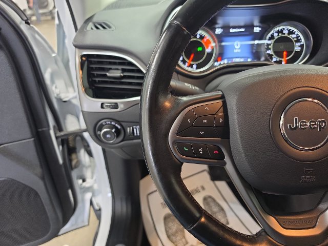 Used 2020 Jeep Cherokee Limited AWD/4WD image 17