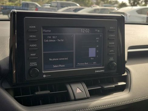 Used 2022 Toyota RAV4 LE image 24