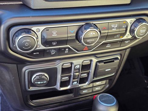 Used 2023 Jeep Gladiator Sport AWD/4WD image 29