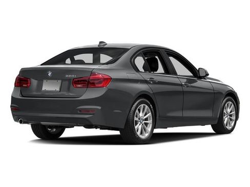 Used 2016 BMW 320i Sedan RWD image 4