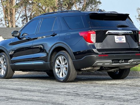 Used 2022 Ford Explorer XLT w/ Equipment Group 202A image 3