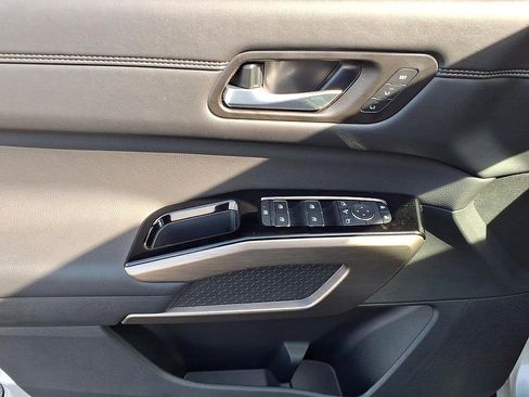 Used 2025 Nissan Pathfinder Platinum w/ Lighting Package (N92) image 10