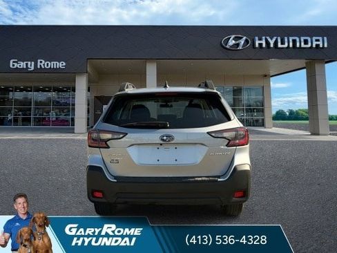 Used 2024 Subaru Outback AWD/4WD image 12